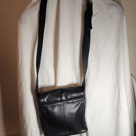Tannery West soft leather crossbody - Picture 4 of 14